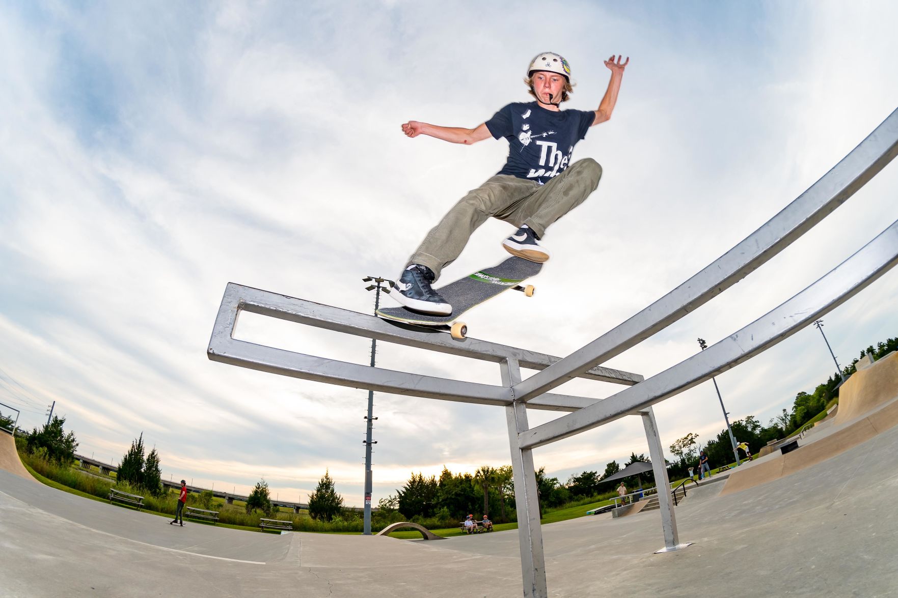 SK8 Charleston rail grind